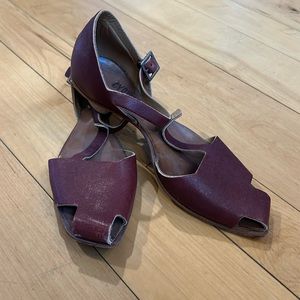 Cydwoq cut-out toe brown / burgundy shoe. Size 38 / 8